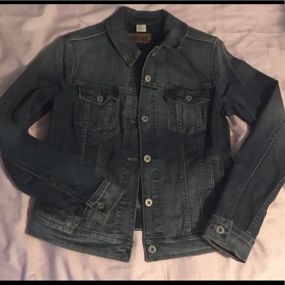 Levi Jean Jacket size Medium
